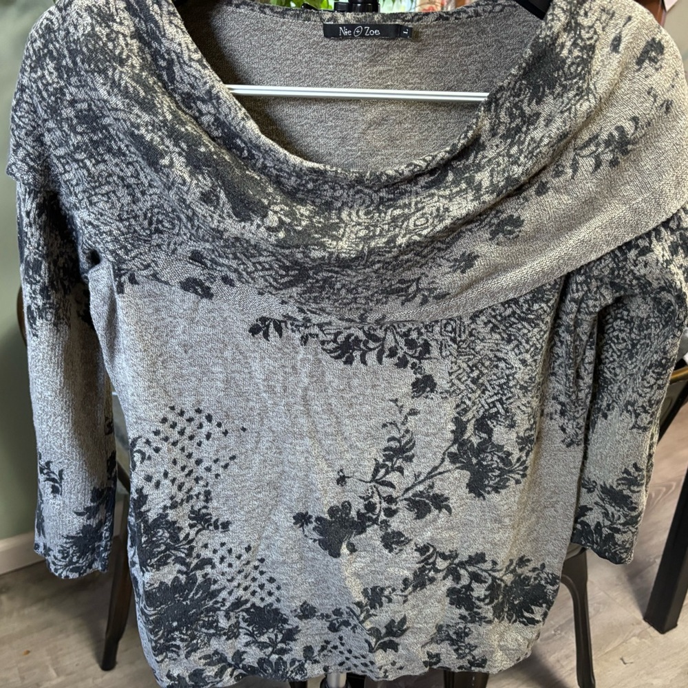 Nic & Zoe sweater, hand painted design, gray brown with black, good condition